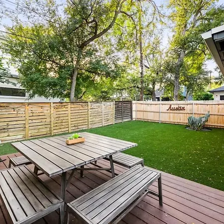 Mid-Century Home In Zilker With A Backyard